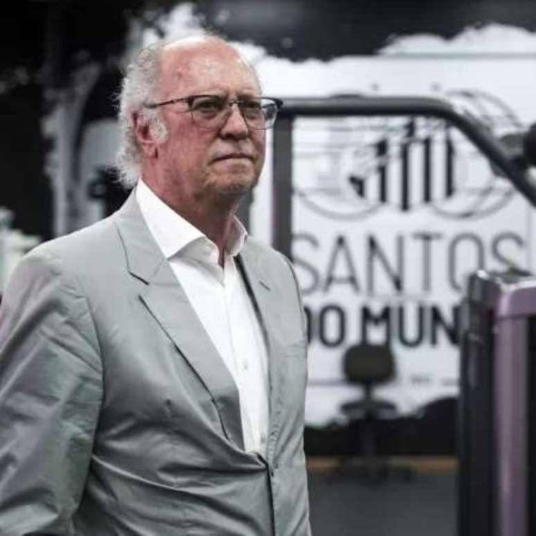 Paulo Roberto Falcão apresentado no Santos (Divulgação: Santos FC)