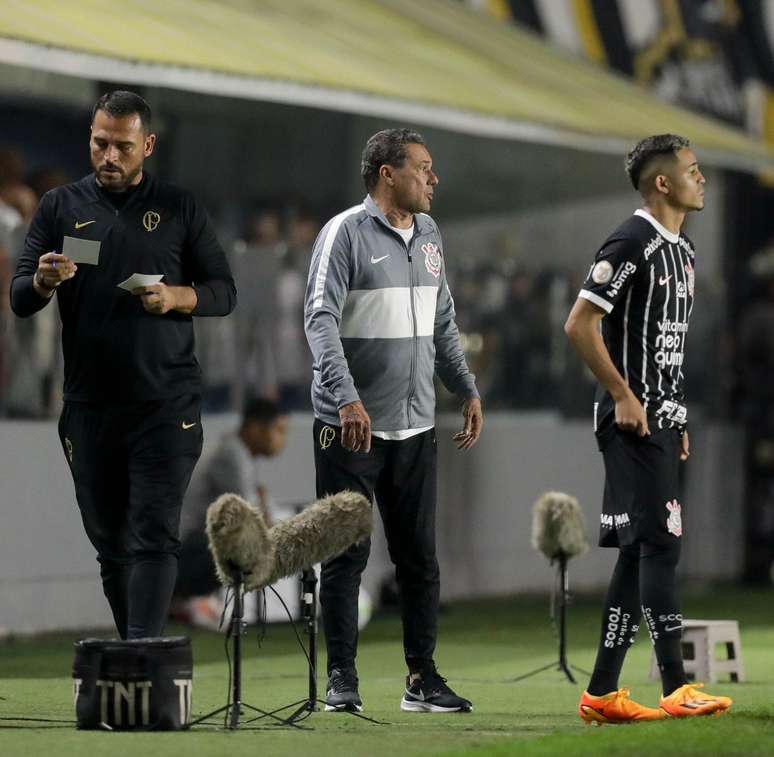 Luxemburgo lamenta episódio de violência na Vila Belmiro –