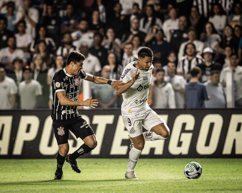Santos lives with pressure situations and tries to recover during the season