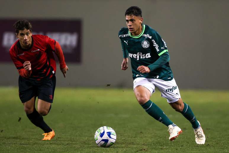 Palmeiras deve homenagear time campeão do Mundial sub-17 na 4ª