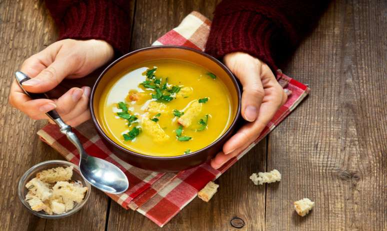 Sem perder o foco! Mantenha uma alimentação saudável mesmo no frio -