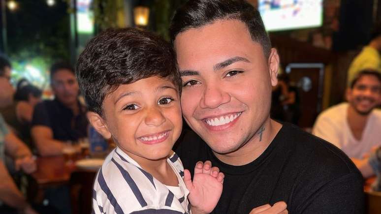 "Ele é a pessoa mais carinhosa que eu já conheci em toda a minha vida", disse o cantor Felipe Araújo sobre o filho Miguel