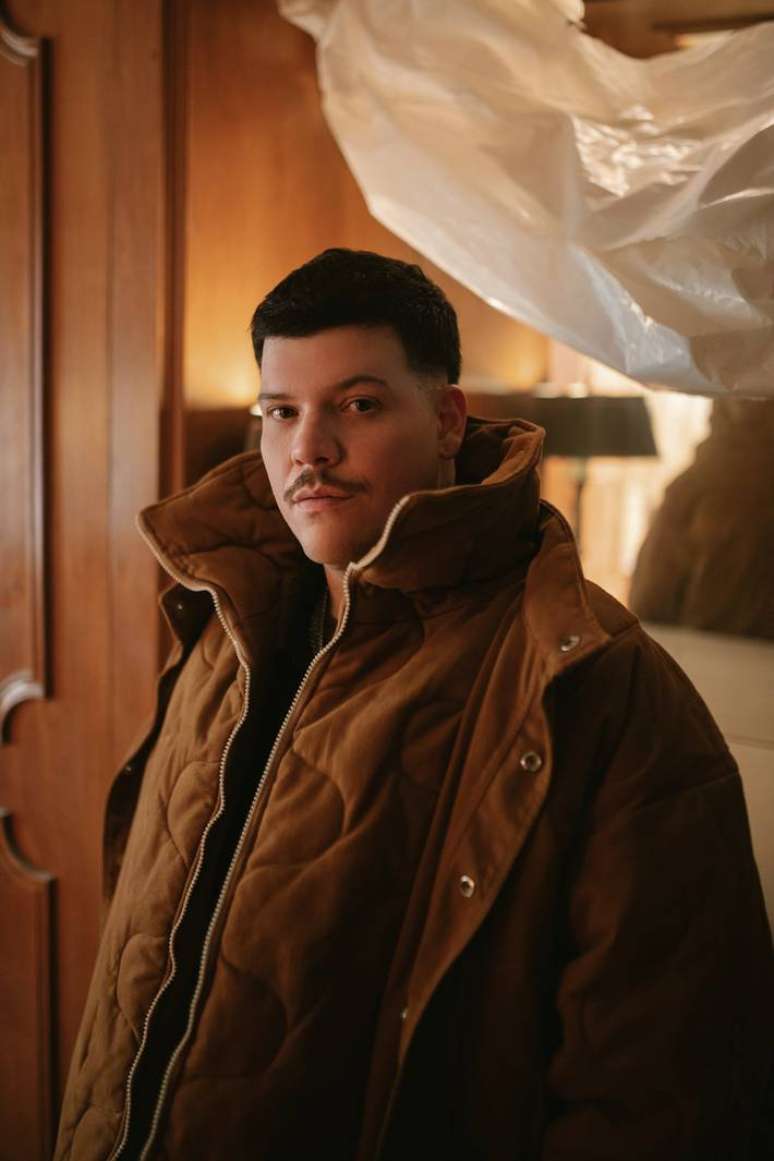 'Estou com o disco pronto, completo, est&aacute; lindo demais', diz Ferrugem sobre 'Interessante'