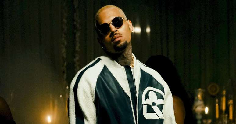 Chris Brown Estreia O Seu In Dito Single Summer Too Hot