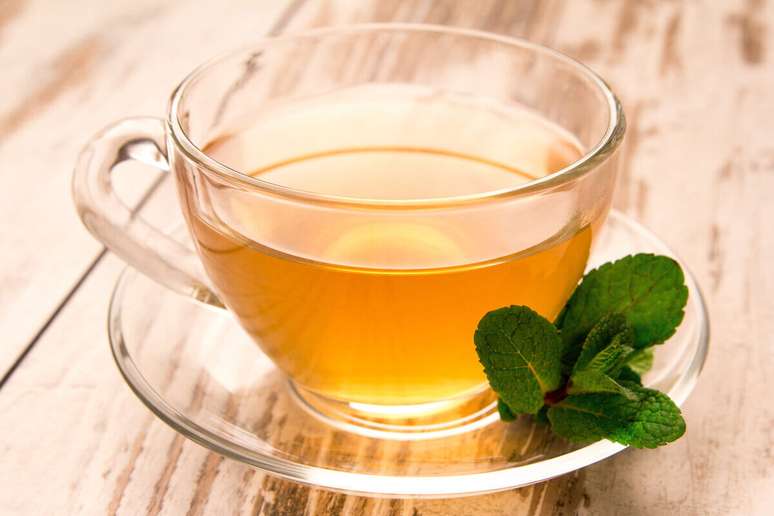 Pineapple peel, mint and ginger tea 