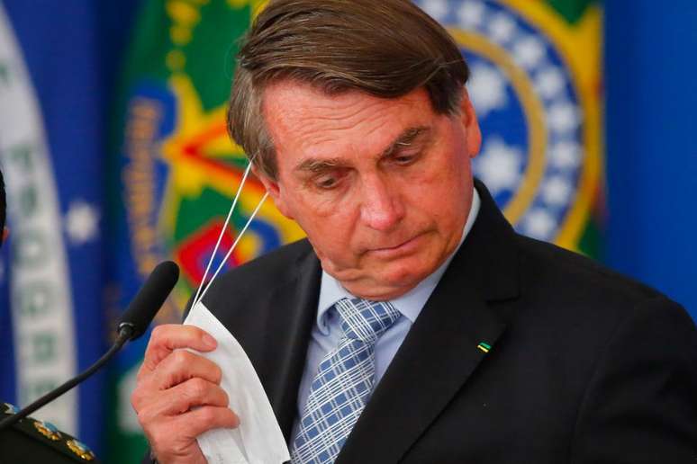 Bolsonaro volta a falar no ataque que sofreu e agradece médicos de