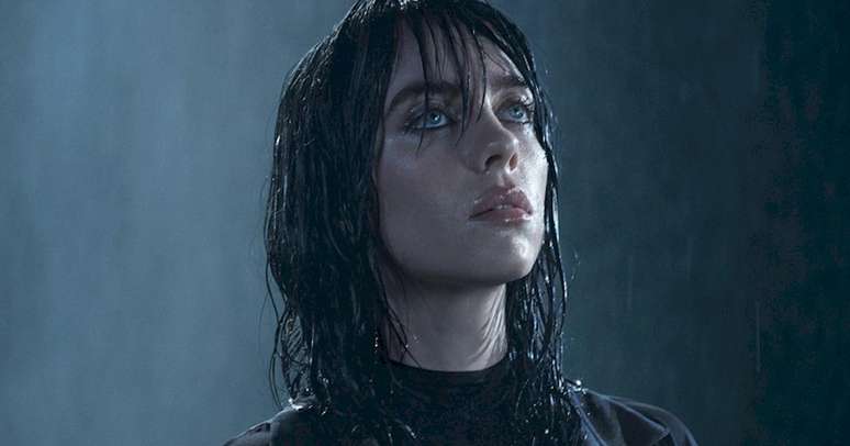 Billie Eilish vem recebendo críticas ao seu corpo