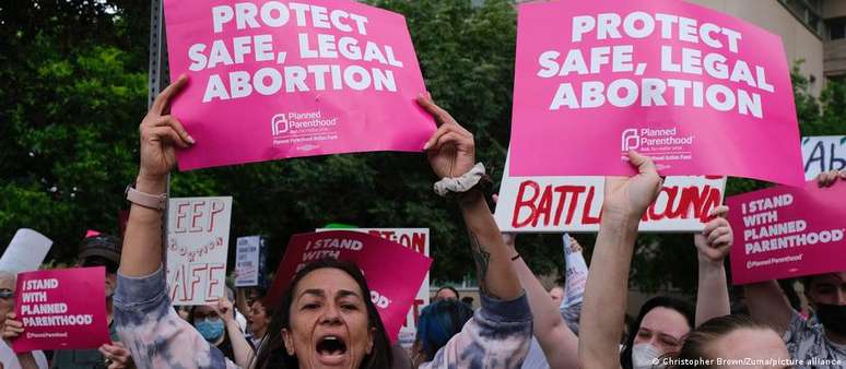 Decisão da Suprema Corte dos EUA que derrubou direito ao aborto gerou protestos no país