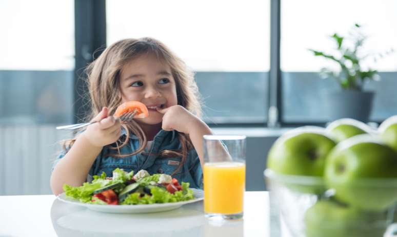 Alimentação responsiva: saiba como melhorar a relação da criança com a comida -