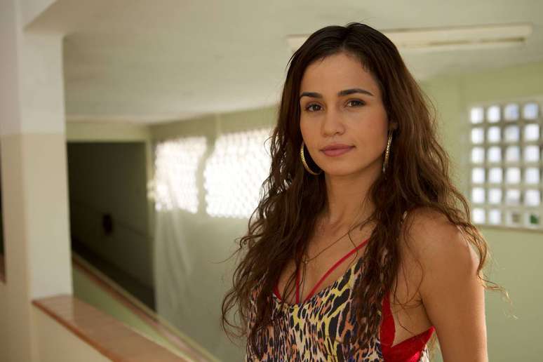 Nanda Costa como Melina no filme 'Derrapada'