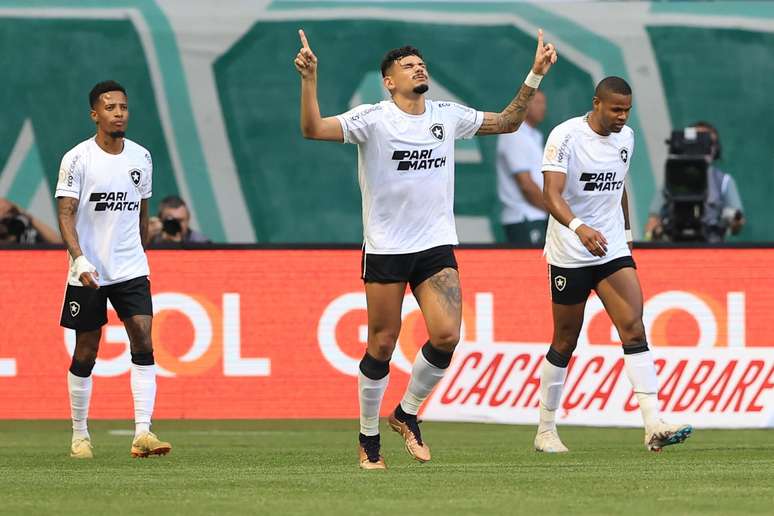Veiga participa de gol em quase todos jogos do Palmeiras na reta final do  Brasileirão