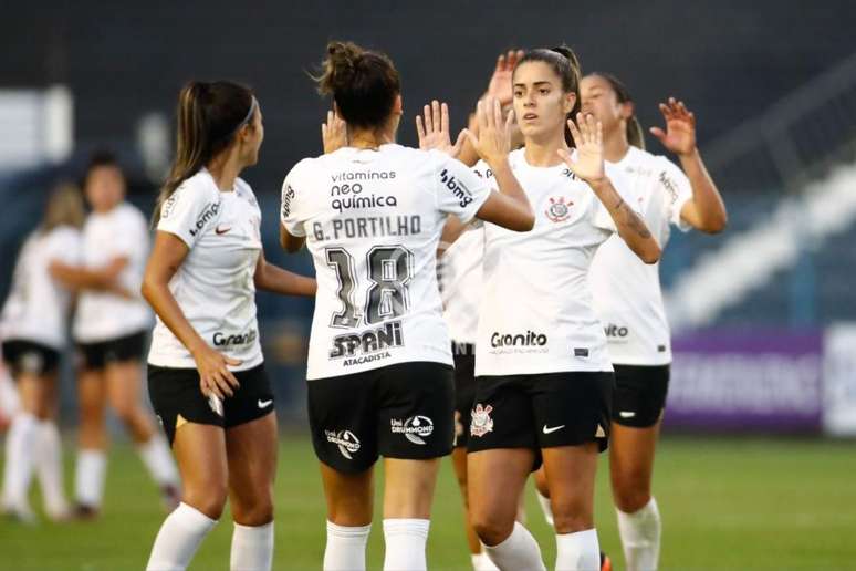 Corinthians e Ferroviária se enfrentam pelo jogo de ida da final do  Brasileirão Feminino