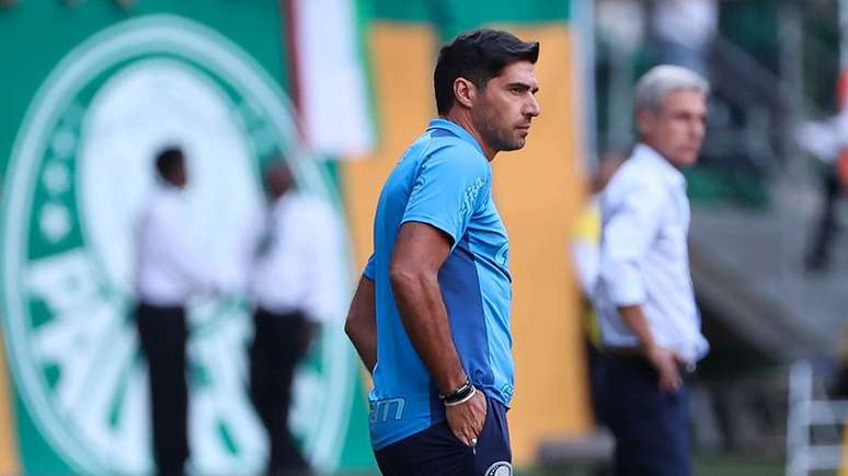 Abel changes tone and remains open to renewal with Palmeiras