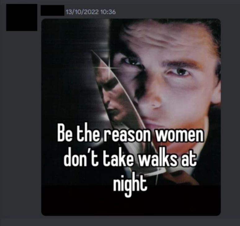 Imagem publicada em chat do Discord exalta o protagonista do filme Psicopata Americano, um serial killer que mutila e mata mulheres, entre elas prostitutas