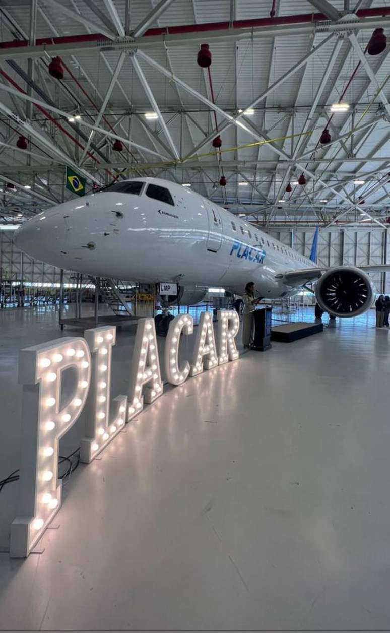 Avi&atilde;o Leila Pereira Placar