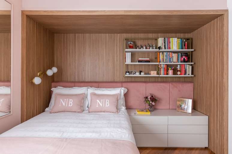 230m² apartment designed by Cristiane Schiavoni.