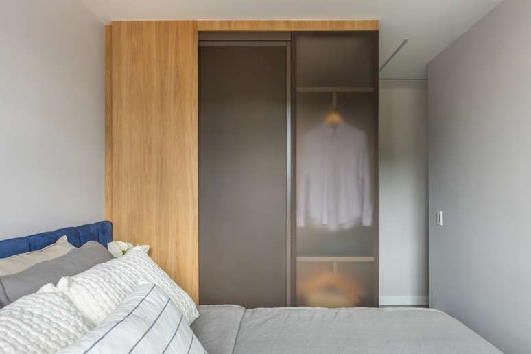 82m² apartment designed by FRP Studio.