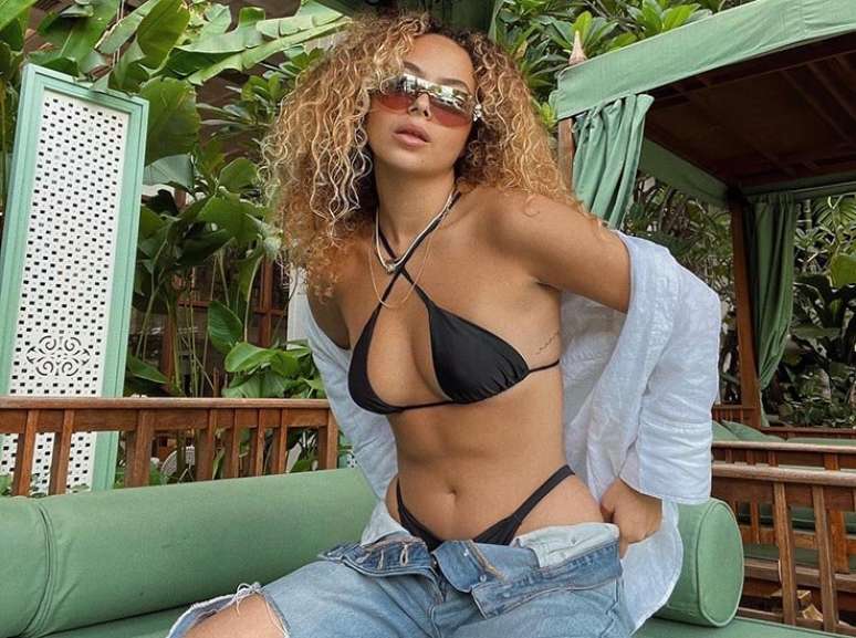 J&uacute;lia, ex de Vin&iacute;cius Jr, curtiu postagens de Piquerez &ndash;