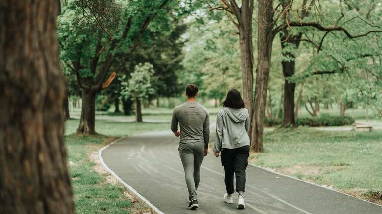 Caminhada em jejum - Shutterstock