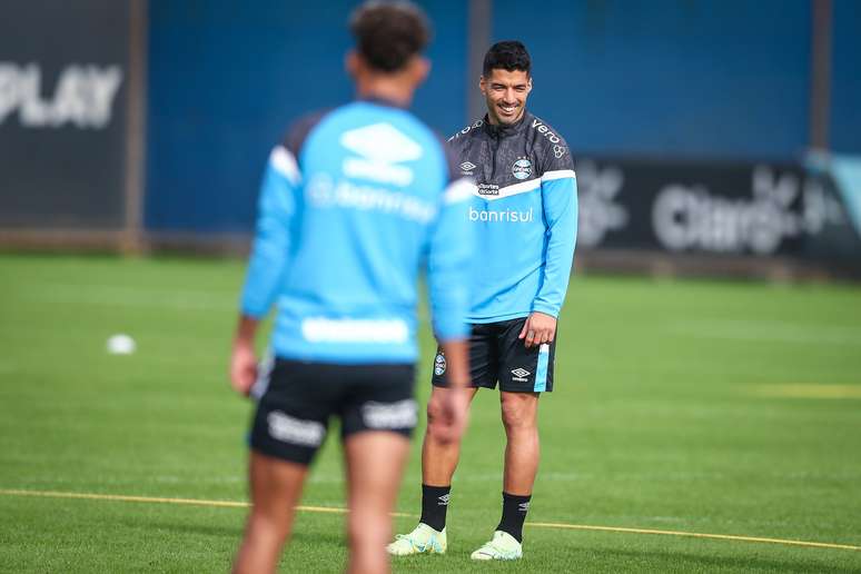 Treino do Grêmio: Suárez presente, Geromel treinando com bola e Ferreira  retornando a equipe