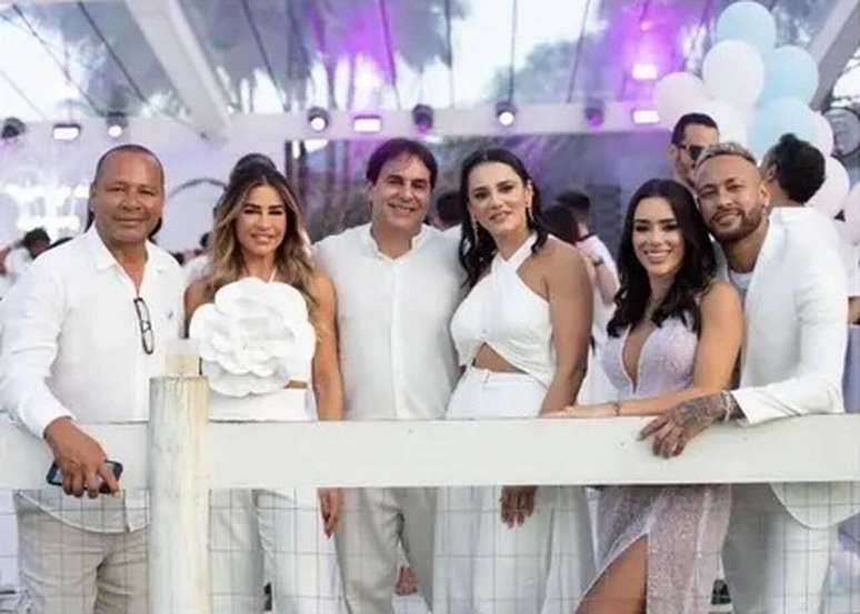 Nadine Gonçalves não apareceu na foto do chá revelação –