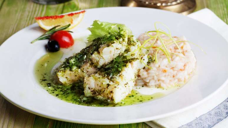 Til&aacute;pia grelhada ao molho pesto