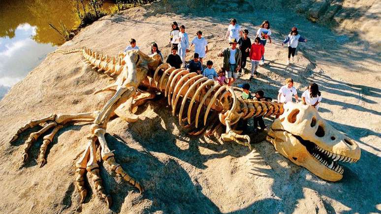Fóssil gigante de um tiranossauro-rex no Sítio do Carroção, em Tatuí (SP)