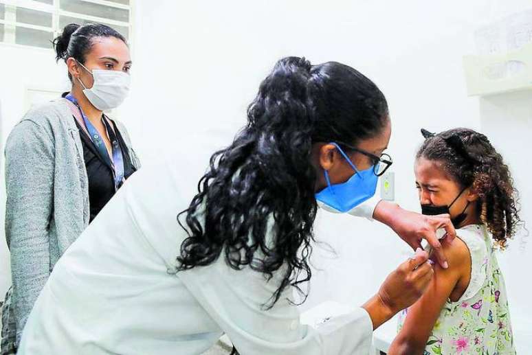 Campanha de vacinação contra a gripe é destinada à população acima de seis meses
