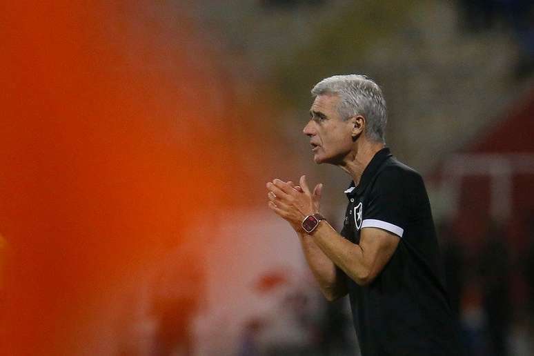 Luís Castro admite deixar Botafogo, mas vai esperar reunião para confirmar