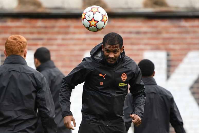 Corinthians tem interesse na contratação do zagueiro Marlon –