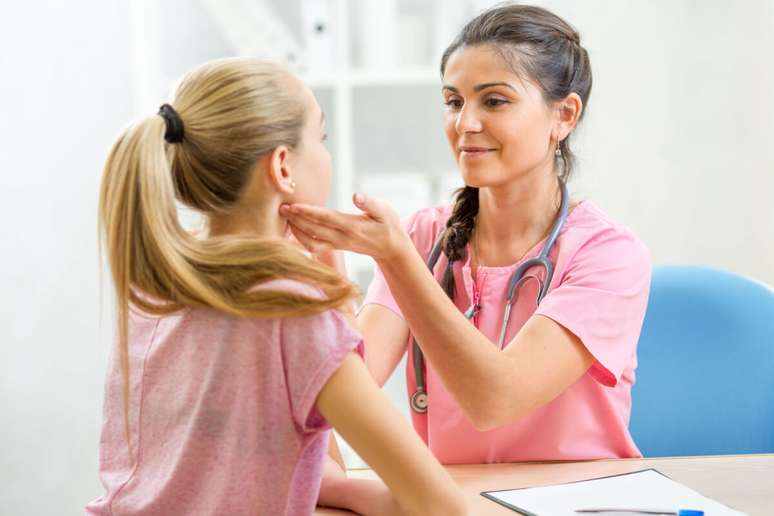 Jovens entre 10 e 19 anos podem se consultar com um hebiatra 