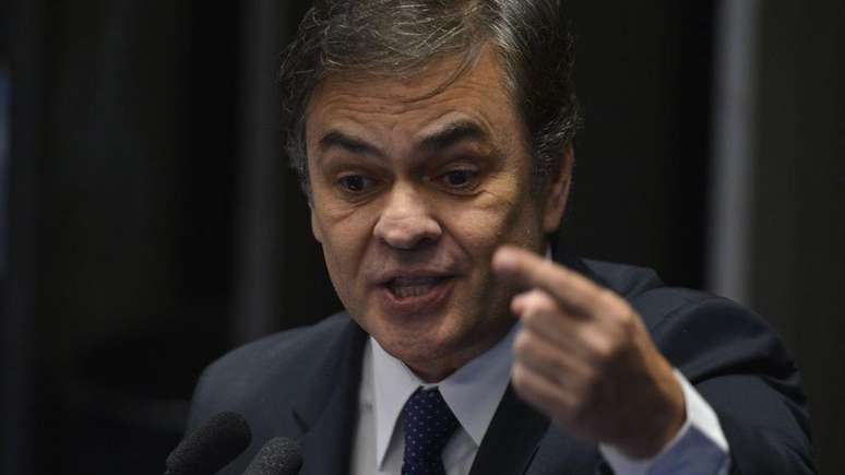 Ex-governador da Para&iacute;ba Cassio Cunha Lima (PSDB) teve duas condena&ccedil;&otilde;es por abuso de poder pol&iacute;tico e econ&ocirc;mico, al&eacute;m de uso indevido dos meios de comunica&ccedil;&atilde;o durante a campanha eleitoral de 2006