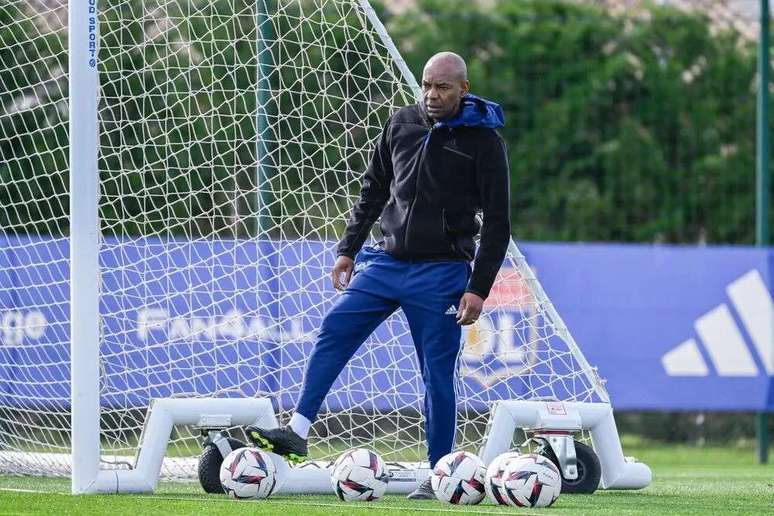 Cláudio Caçapa em treino do Lyon. 