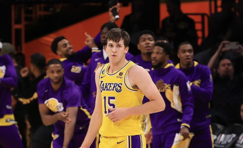 Austin Reaves atuando pelo Los Angeles Lakers 