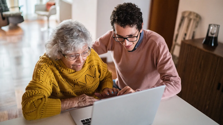 Students sharing a house with retirees