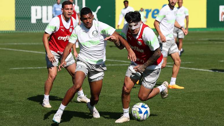 Luis Guilherme é um dos que podem ganhar uma chance como titular neste domingo 