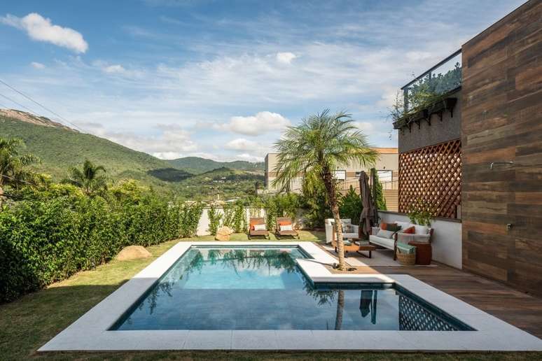House in the countryside or by the sea: learn to build or renovate
