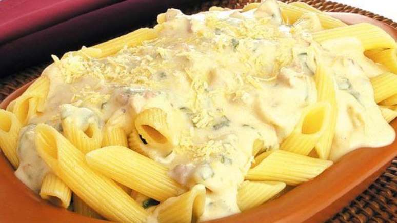 Penne with spinach and walnut sauce: practical and nutritious meal