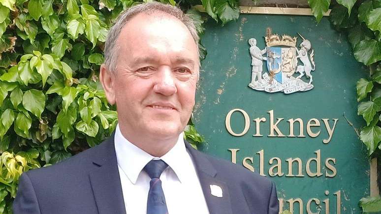 James Stockan, l&iacute;der do conselho, diz que Orkney n&atilde;o recebe um financiamento justo dentro do Reino Unido