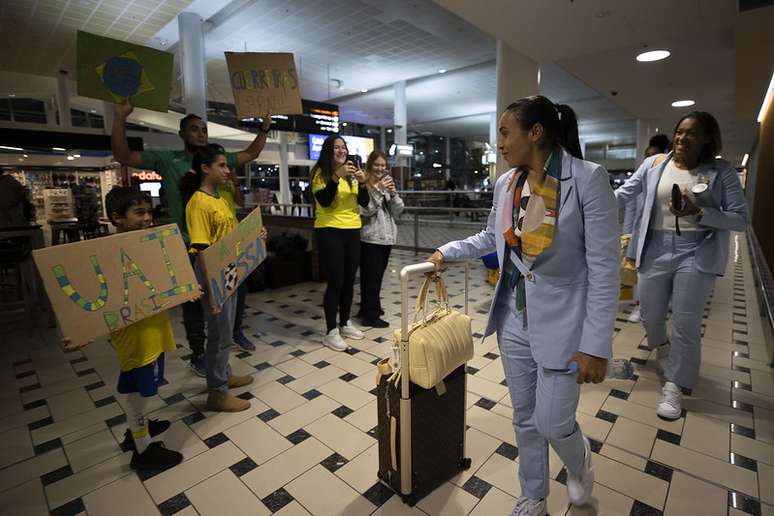 Marta no desembarque da Seleção Brasileira feminina na Austrália –