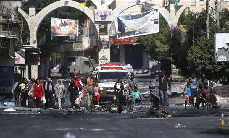 De acordo com o Crescente Vermelho, os combates em Jenin for&ccedil;aram a evacua&ccedil;&atilde;o de pelo menos 3 mil palestinos do campo de refugiados