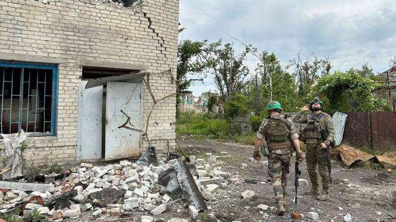 Ucranianos reconhecem que seu progresso &eacute; lento