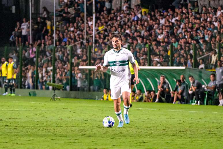 Coritiba x América-MG: escalação, desfalques e mais do jogo do