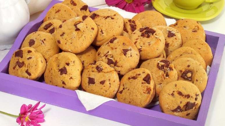 Cookie com gostas de chocolate