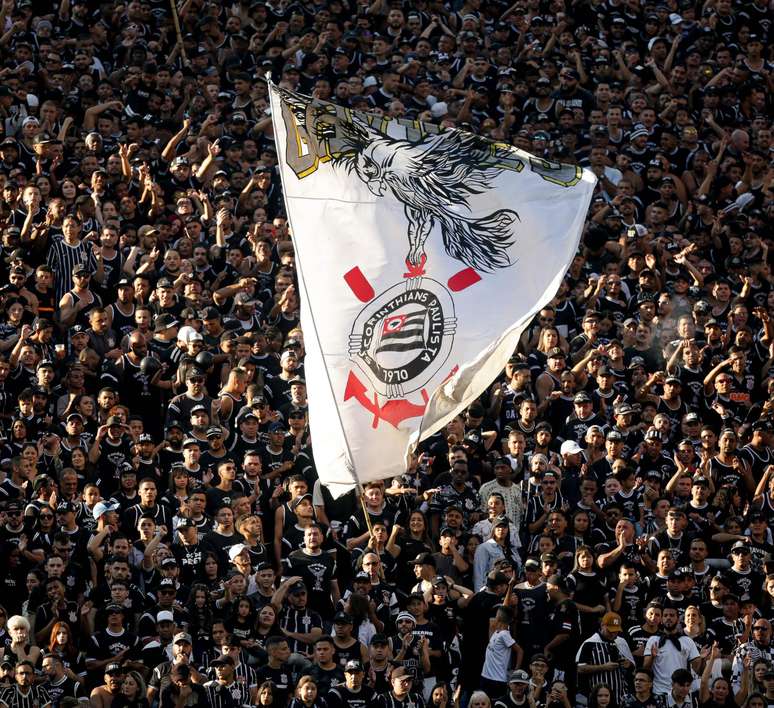 STJD pune Corinthians com perda de mando de campo por gritos homofóbicos da  torcida no Majestoso - Lance!