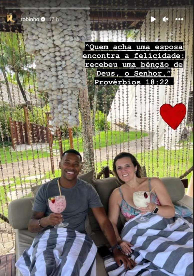 Robinho postou foto com a esposa, no Instagram –