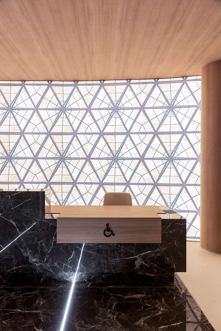 The stretched canvas wall reproduces the dome of the Conjunto Nacional