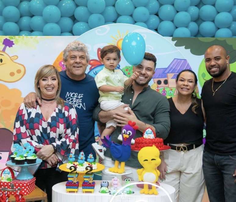 M&atilde;e de Mar&iacute;lia Mendon&ccedil;a revela que neto a chama de &ldquo;m&atilde;e&rdquo; e conta sonho especial com a filha; assista