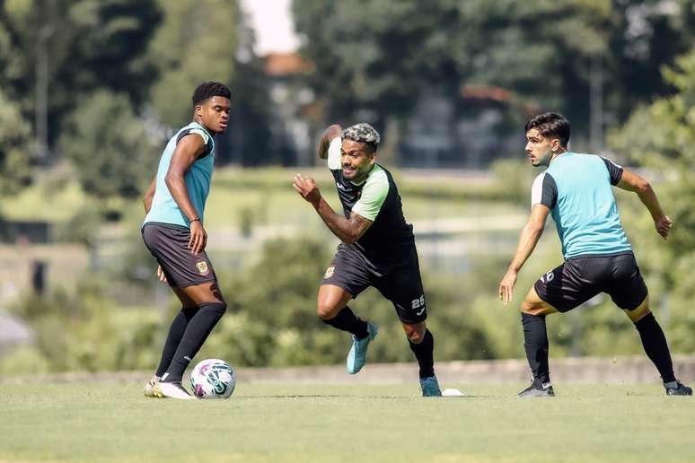 Welton acertou com o Pa&ccedil;os de Ferreira 