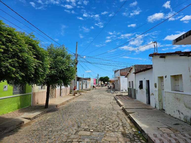 Bairro Angelim, em Sousa, onde Tiquinho morou, hoje está mais desenvolvido com a ajuda do sucesso do atacante –